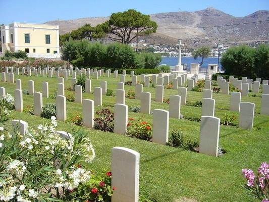  WWII cemetery in Leros  photo by Nabokov, wikipedia.org